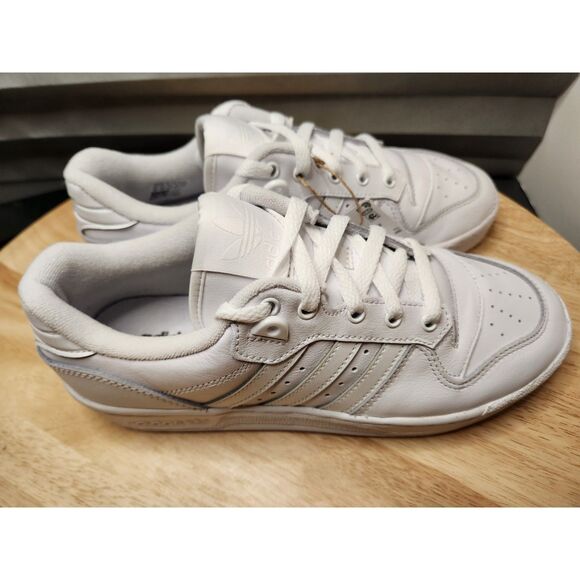 Classic Adidas Rivalry White Shoes – Women’s Size 9 - Picture 3 of 9